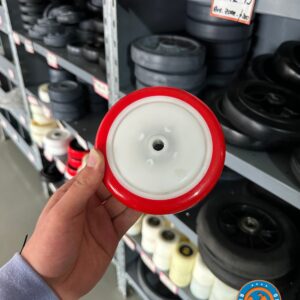 Ruedas de Nylon y Poliuretano Rojo
